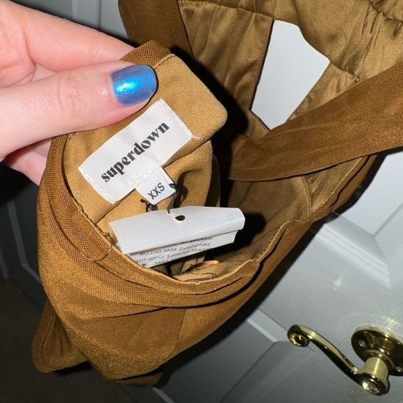 NWT Superdown Levi Brown Backless Plunge Halter Dress - Picture 6 of 9